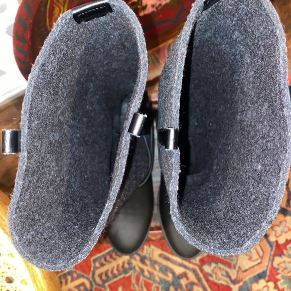 Great used condition felt/rubberr boots from Salvatore Ferragamo, Size 10 - Picture 2 of 8